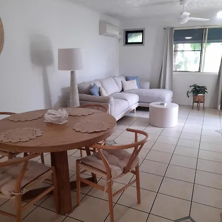 Airlie Apartments Airlie Beach Exterior photo